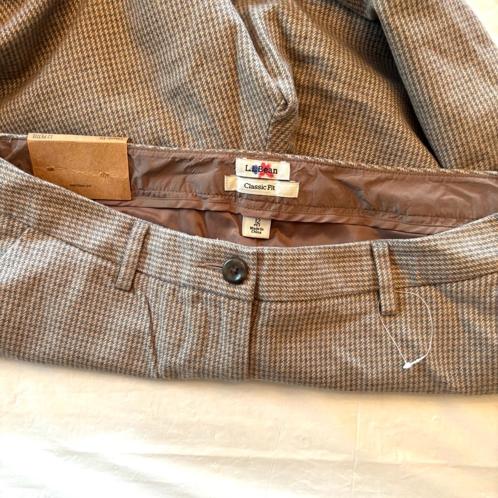 NWT L.L. Bean Classic Fit Petite Tan dress Pants SZ 12 P - Picture 5 of 10